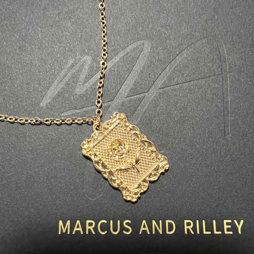 MARCUS AND RILLEY 3連 ネックレス ゴールドの通販 by aya's shop｜ラクマ