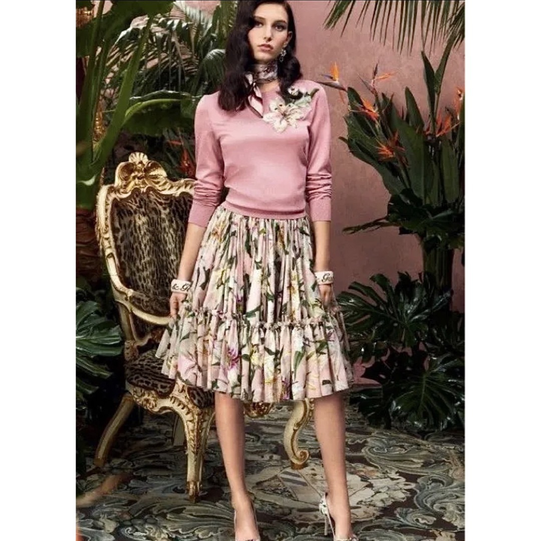 新品タグ付き‼️ DOLCE&GABBANA ビジュー付きリリー シルクセーター