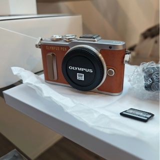 OLYMPUS ミラーレス一眼 E-PL8 ダブルズームキット ブラウン(ミラーレス一眼)