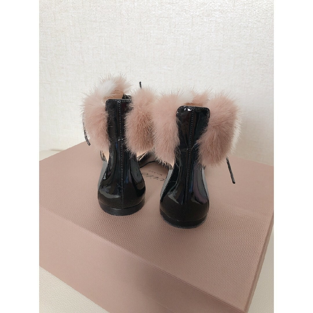 新品♡ジャンヴィトロッシ エナメル ファー パンプス