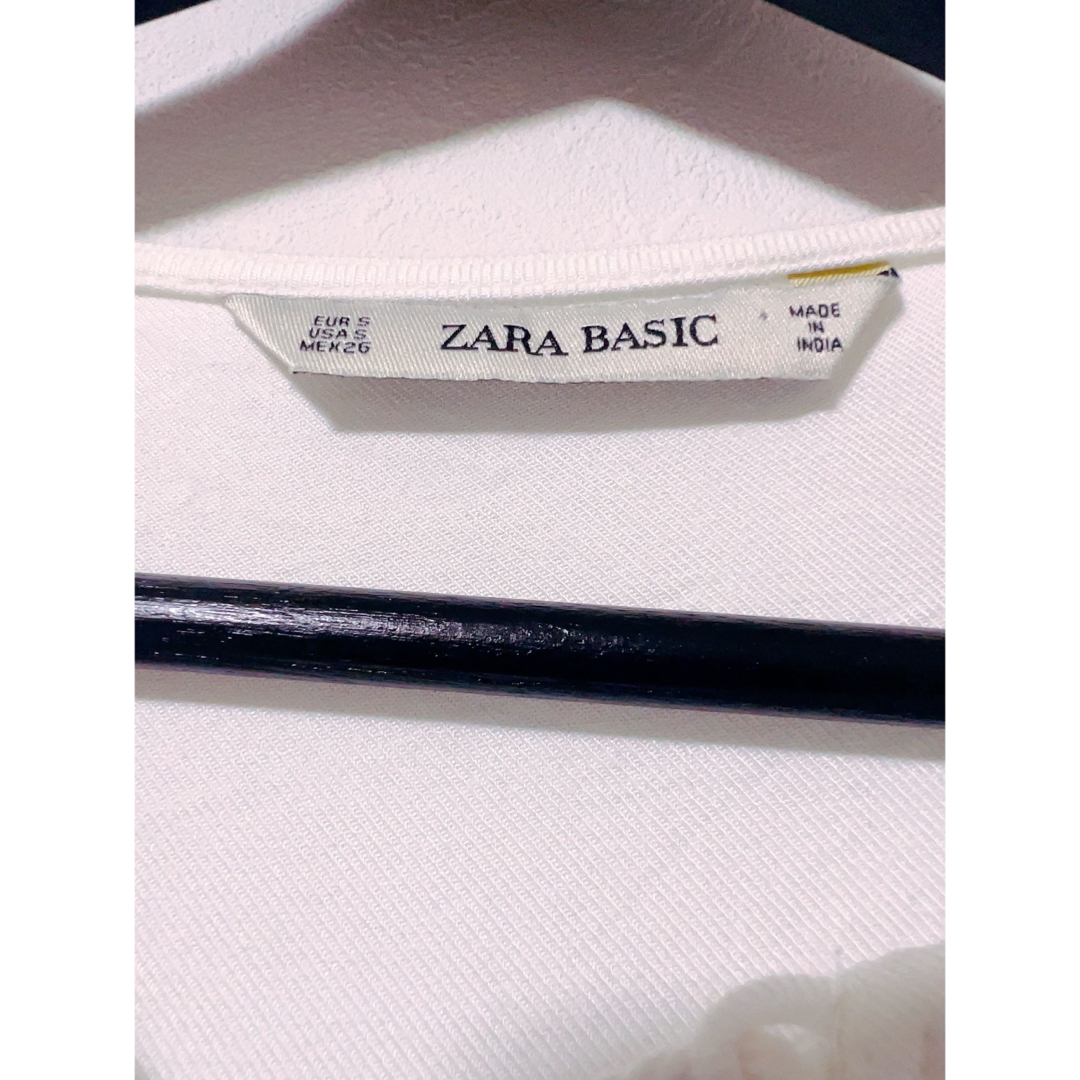 ZARA(ザラ)のZARA 花柄刺繍ブラウス レディースのトップス(シャツ/ブラウス(長袖/七分))の商品写真