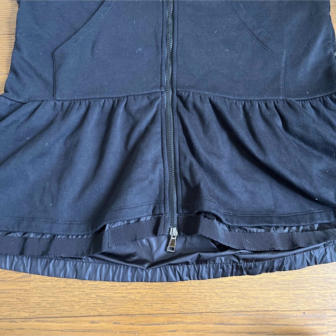 国内正規品 モンクレール ペプラムパーカー バックロゴ ブラック