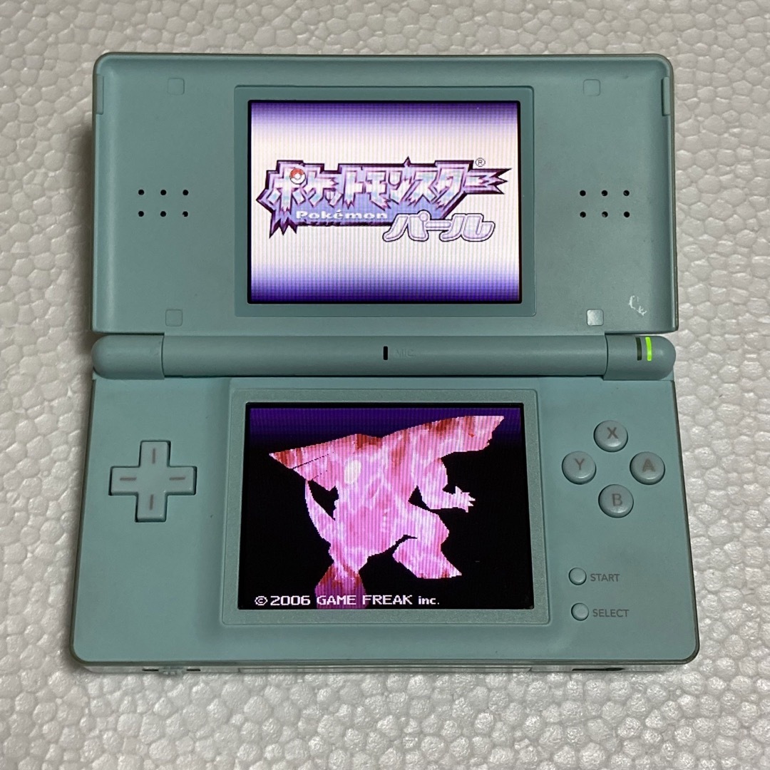 ニンテンドーDS(ニンテンドーDS)のNintendo DS light 充電器付き【液晶美品】 エンタメ/ホビーのゲームソフト/ゲーム機本体(携帯用ゲーム機本体)の商品写真