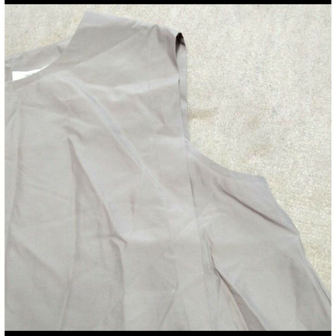 PLST(プラステ)のPLST プラステ　シルクブレンドAラインノースリーブブラウス レディースのトップス(シャツ/ブラウス(半袖/袖なし))の商品写真