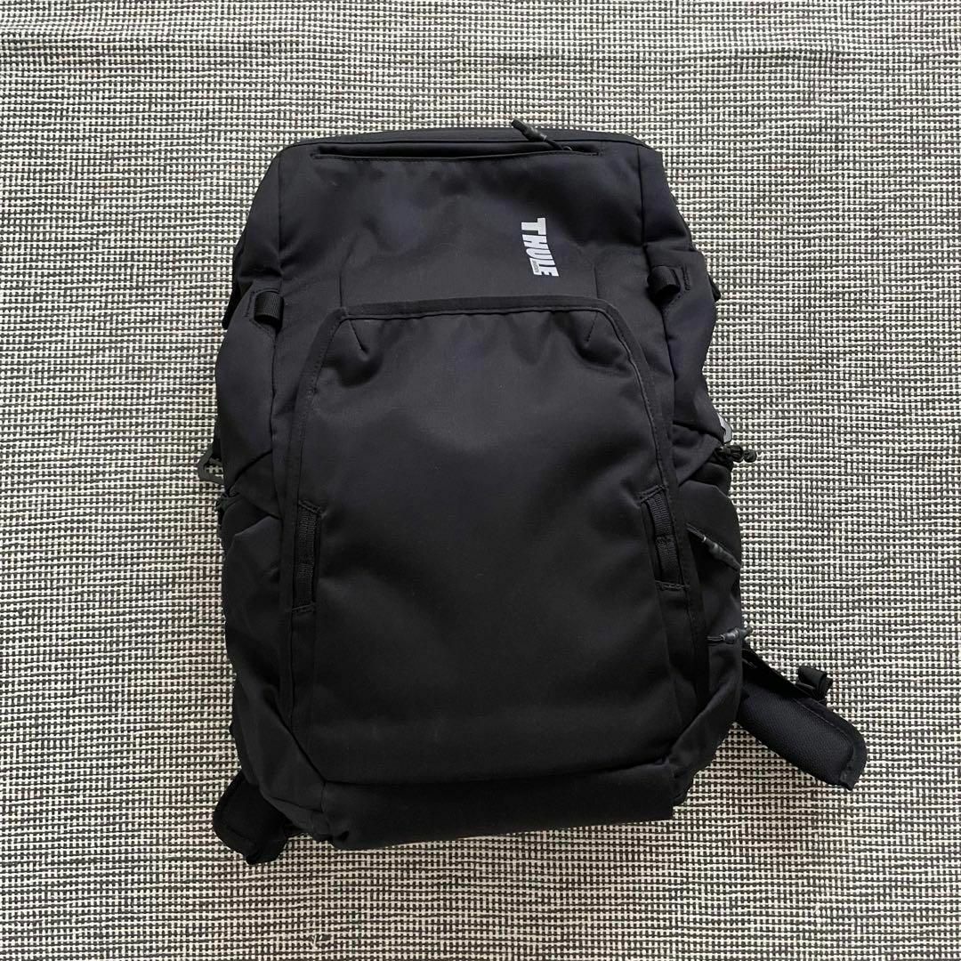 美品 訳あり Thule Covert カメラバックパックDSLR 24L