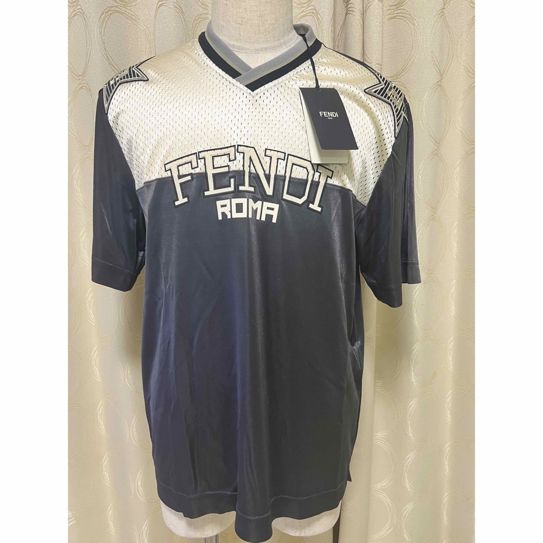 新品未使用 FENDI フェンディ スターパッチTシャツイタリア M(Lサイズ) | フリマアプリ ラクマ