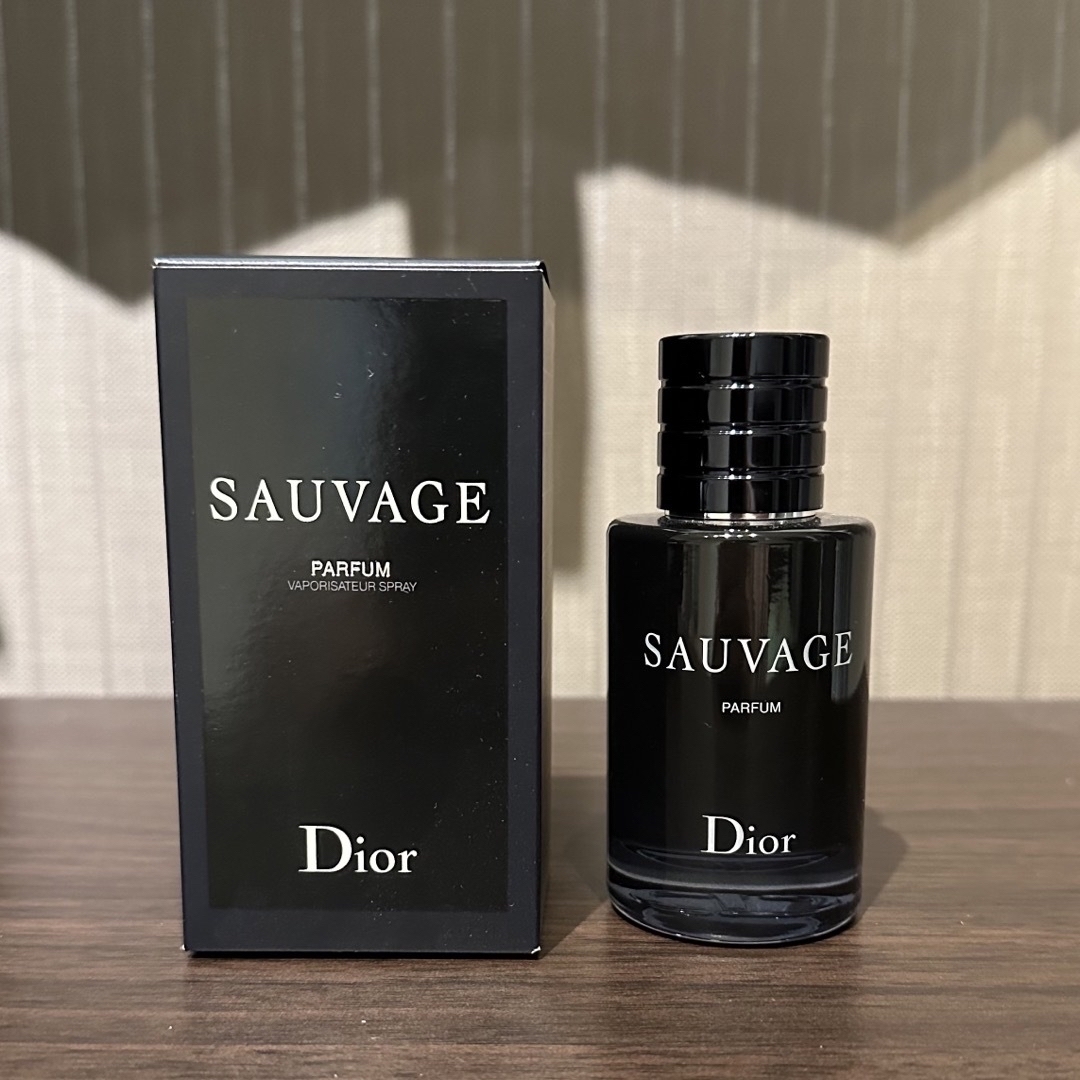 Christian Dior(クリスチャンディオール)のDIORソヴァージュ パルファン( SAUVAGE PARFUM) コスメ/美容の香水(香水(男性用))の商品写真