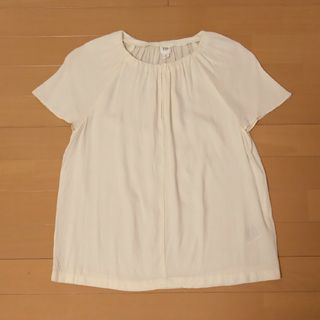 ギャップ(GAP)の480円☆　GAP　アイボリー　トップス！(シャツ/ブラウス(半袖/袖なし))