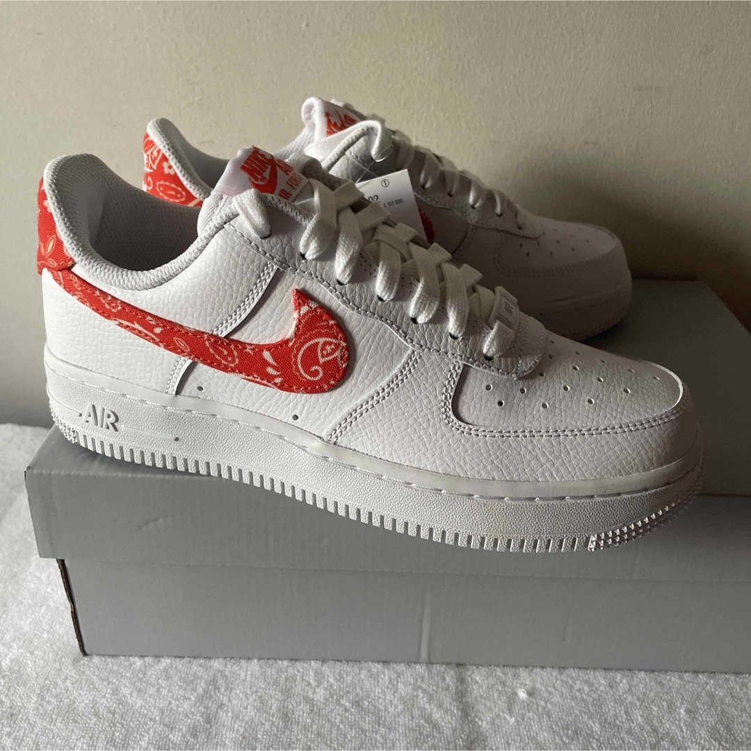 NIKE(ナイキ)のNike Air Force 1 ’07 Essential W PAISLEY レディースの靴/シューズ(スニーカー)の商品写真