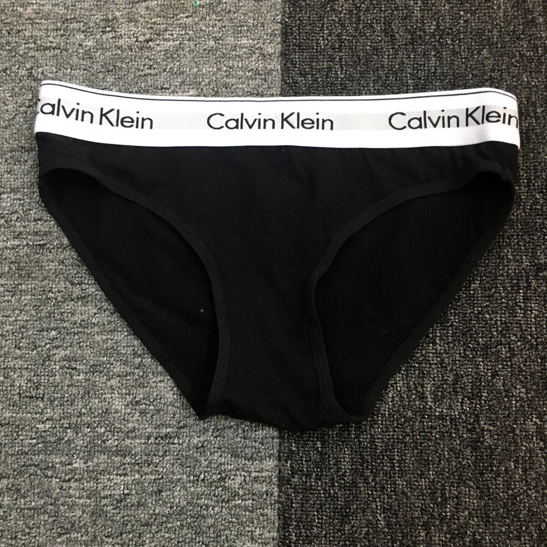 ck Calvin Klein(シーケーカルバンクライン)のカルバンクライン　レディース ショーツ　下着　3カラーセット　Lサイズ レディースの下着/アンダーウェア(ショーツ)の商品写真