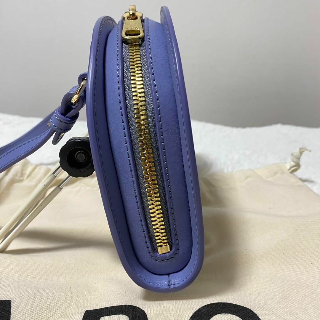 【極美品・タグ付き】A.P.C. ショルダーバッグ ハーフムーン レザー ブルー
