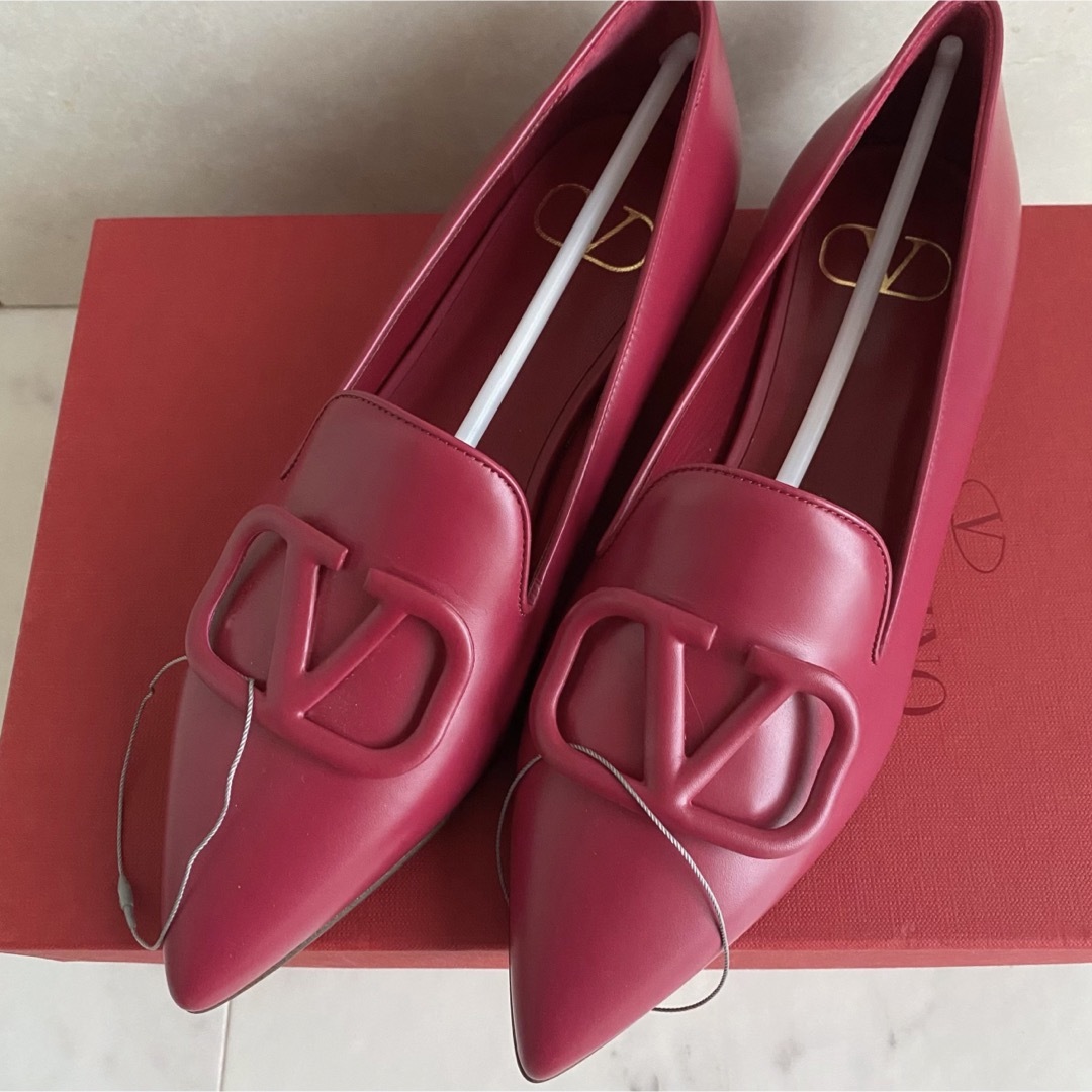 新価格 VALENTINO Vロゴシグネチャー パンプス フラットシューズ 新品