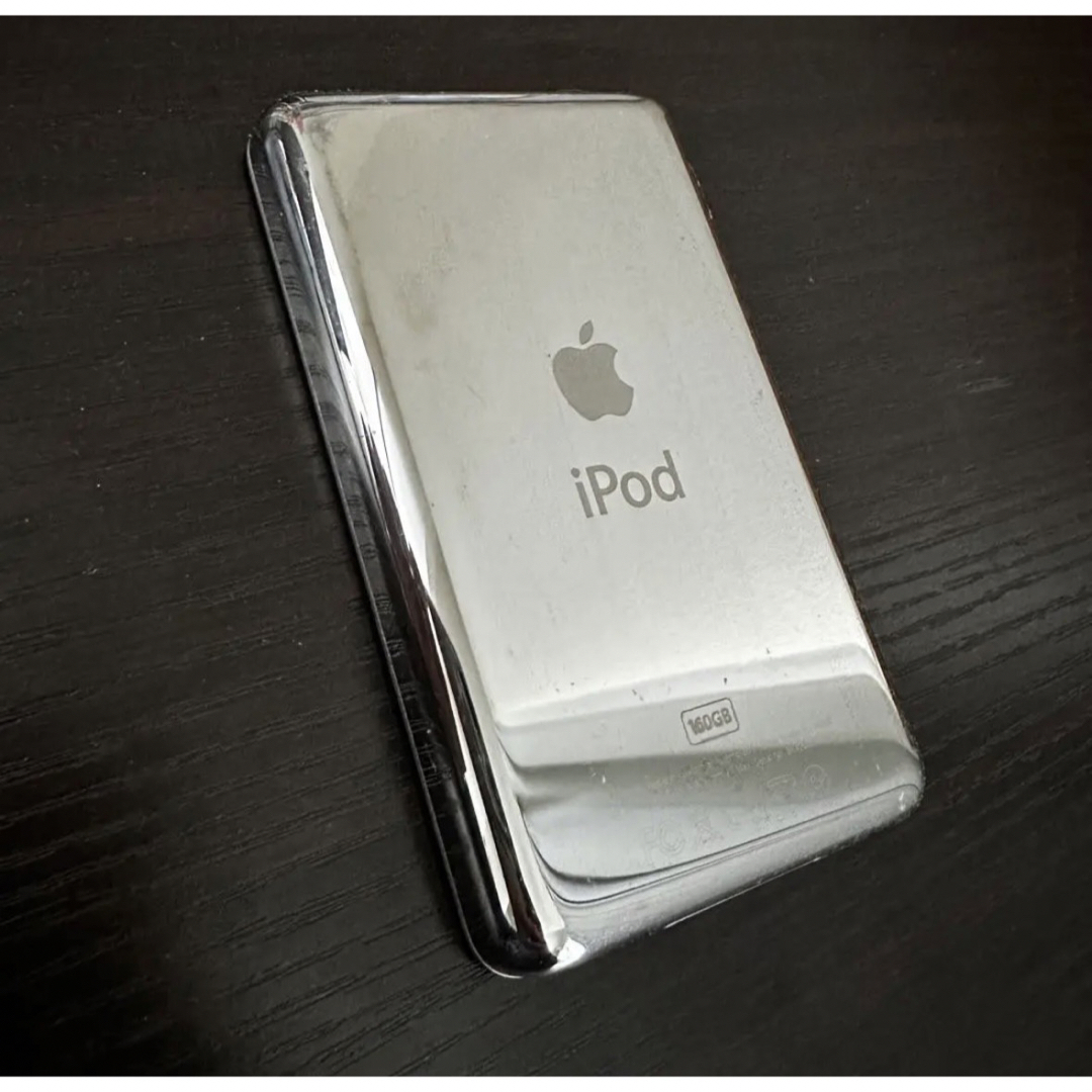 iPod(アイポッド)のApple iPod classic 本体 160GB シルバー スマホ/家電/カメラのオーディオ機器(ポータブルプレーヤー)の商品写真