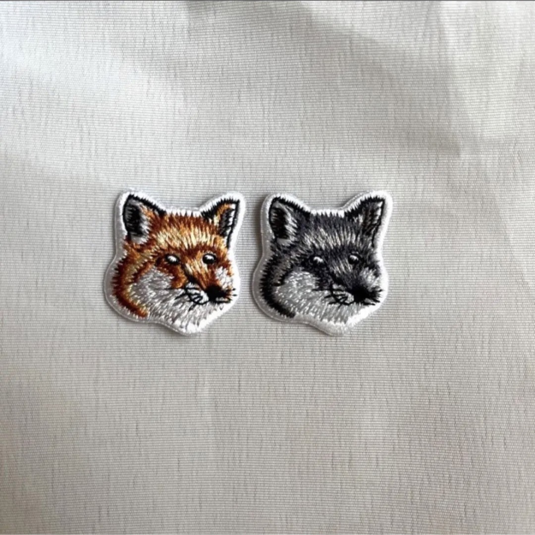 メゾンキツネ風　ワッペン　ハンドメイド　刺繍　アイロンワッペン　ダブルフォックス エンタメ/ホビーのコレクション(その他)の商品写真