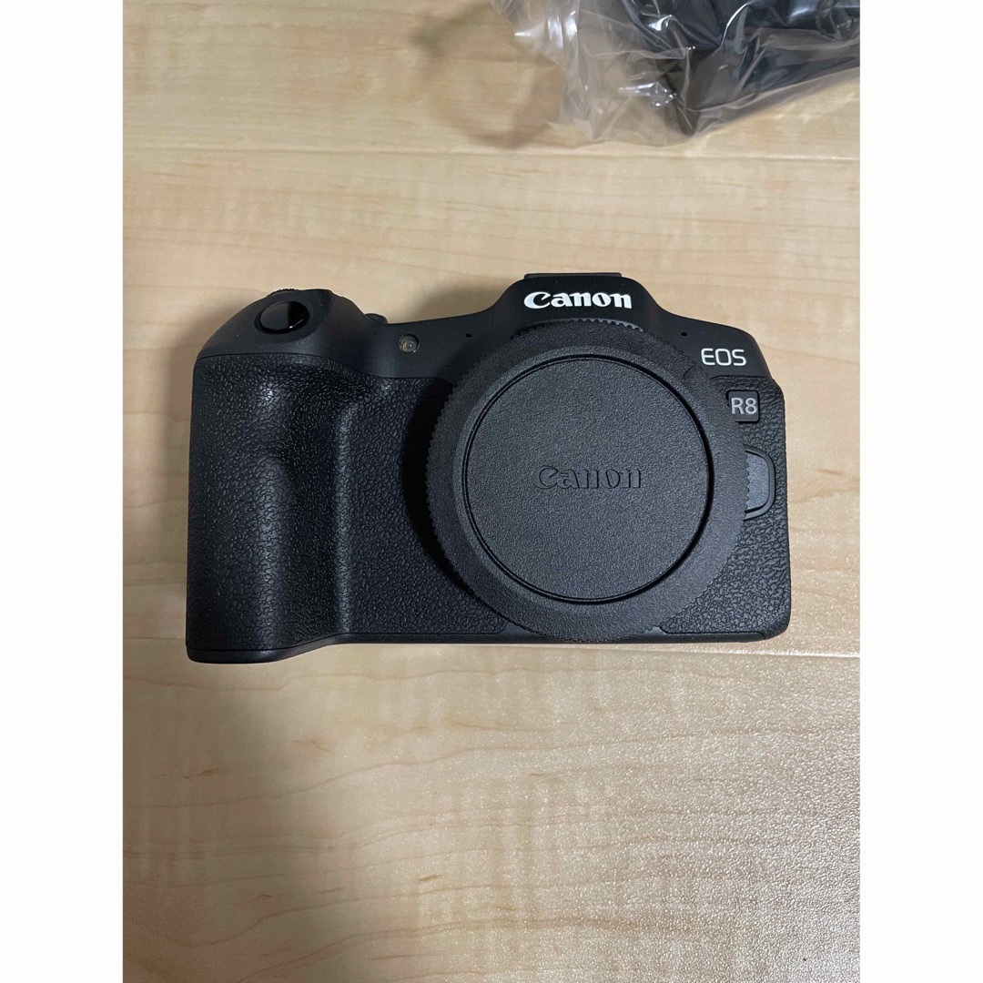 Canon(キヤノン)のEOS R8 RF24-50 IS STMレンズキット スマホ/家電/カメラのカメラ(ミラーレス一眼)の商品写真