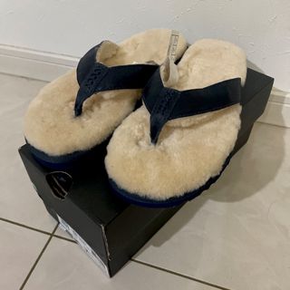 アグ(UGG)の新品✳︎UGG アグ クラッシックサンダル トングサンダル　25センチ(サンダル)