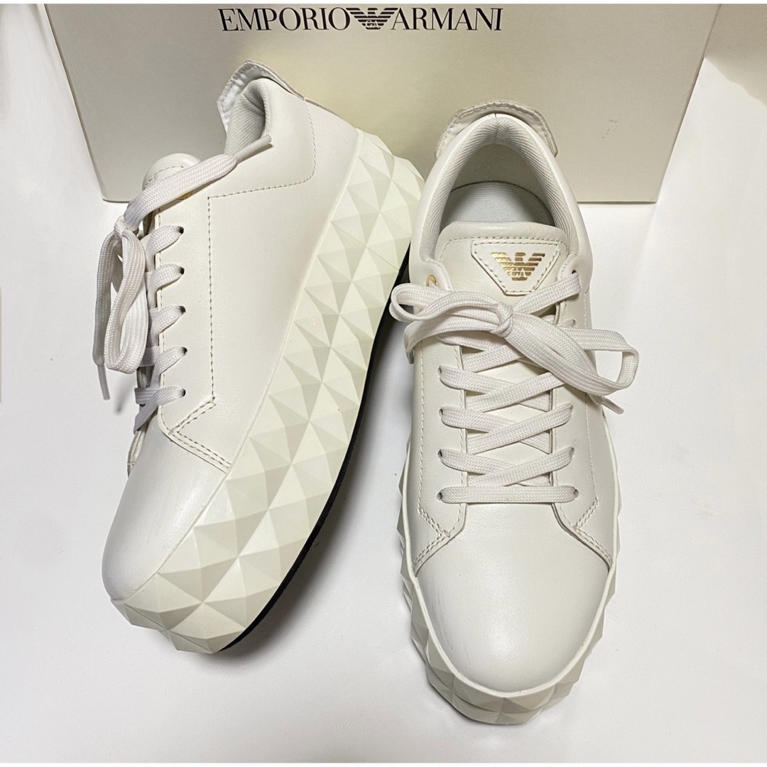 Emporio Armani(エンポリオアルマーニ)のエンポリオアルマーニ 厚底 レザー スニーカー 白  レディースの靴/シューズ(スニーカー)の商品写真