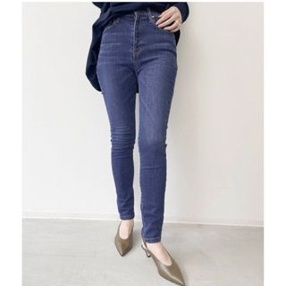 アパルトモンドゥーズィエムクラス(L'Appartement DEUXIEME CLASSE)の《新品》L'Appartement INDIGO SKINNY DENIM(デニム/ジーンズ)