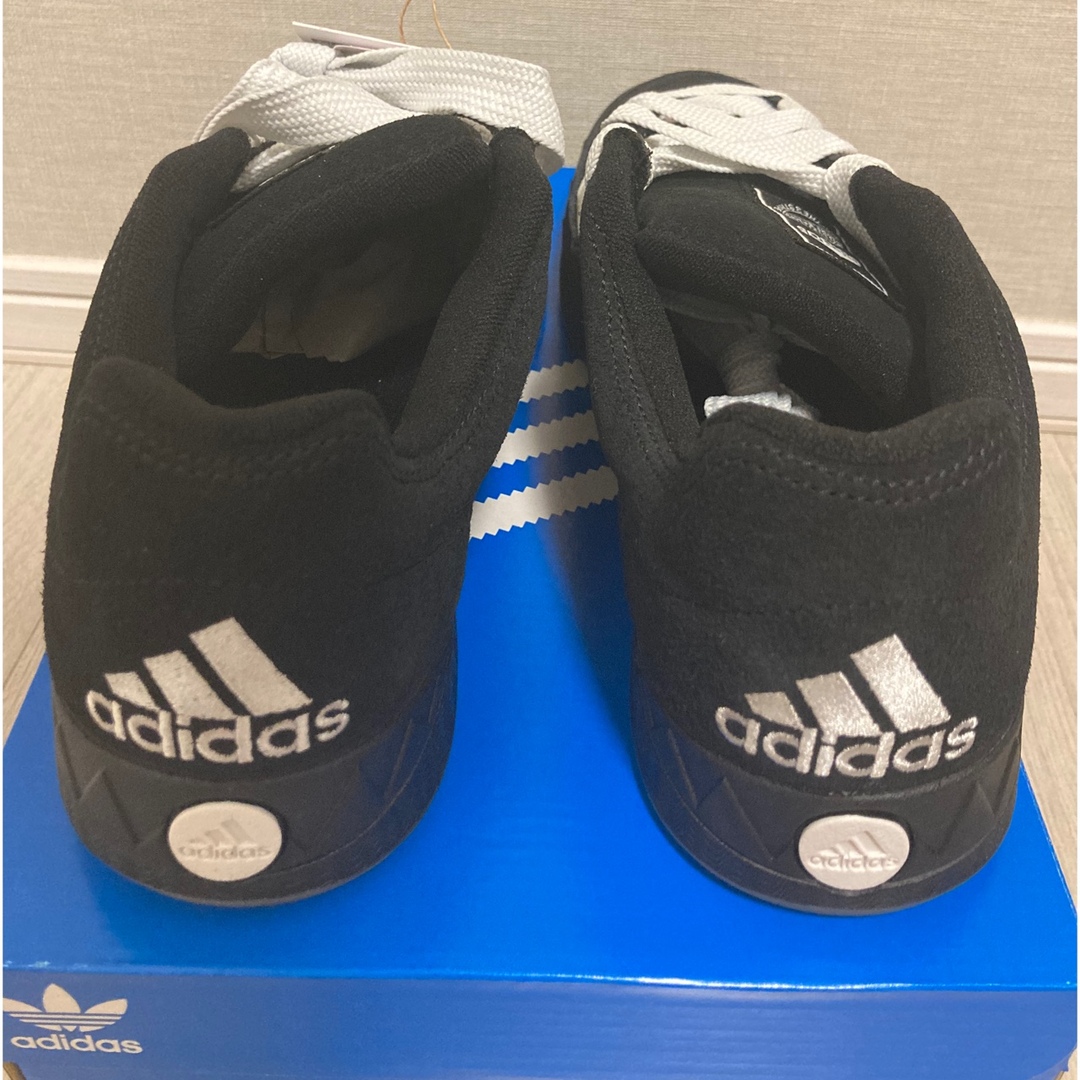 adidas(アディダス)の【新品】adidas adimatic core black 28.5cm メンズの靴/シューズ(スニーカー)の商品写真