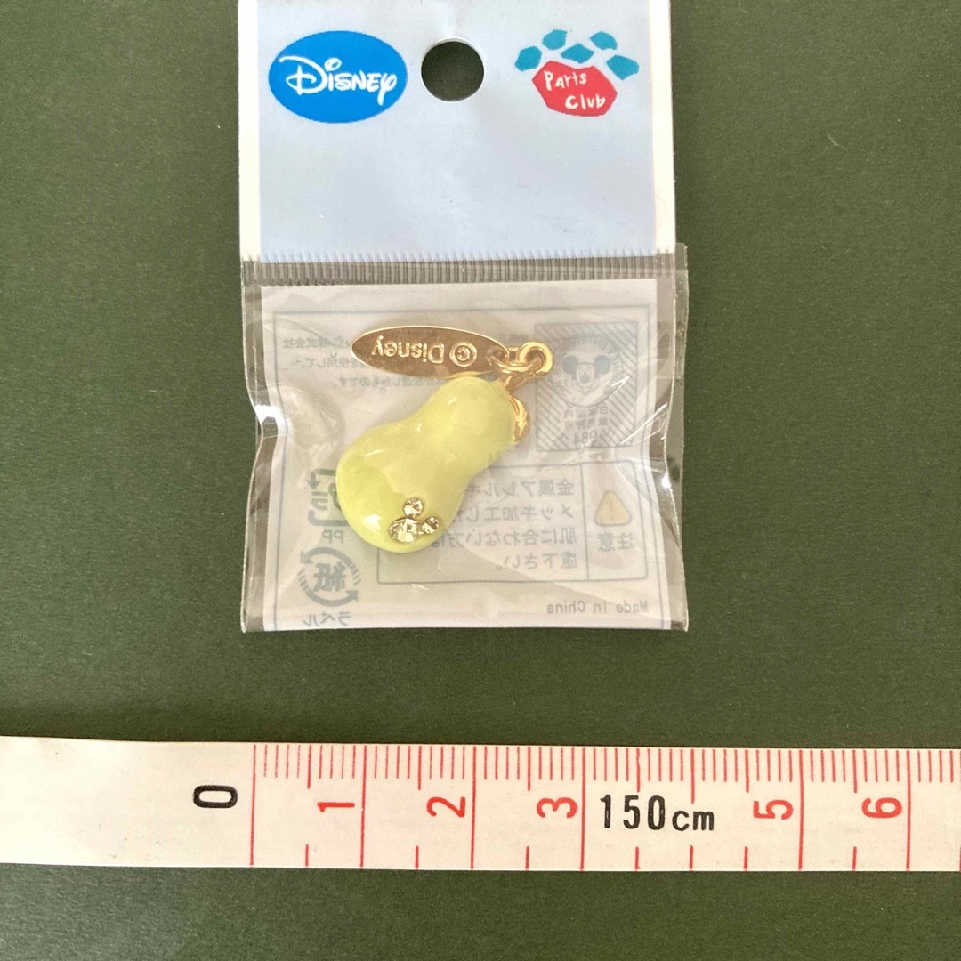 Disney(ディズニー)のディズニーパーツクラブ 果物 ミッキー キーホルダーパーツ チャーム素材フルーツ ハンドメイドの素材/材料(各種パーツ)の商品写真