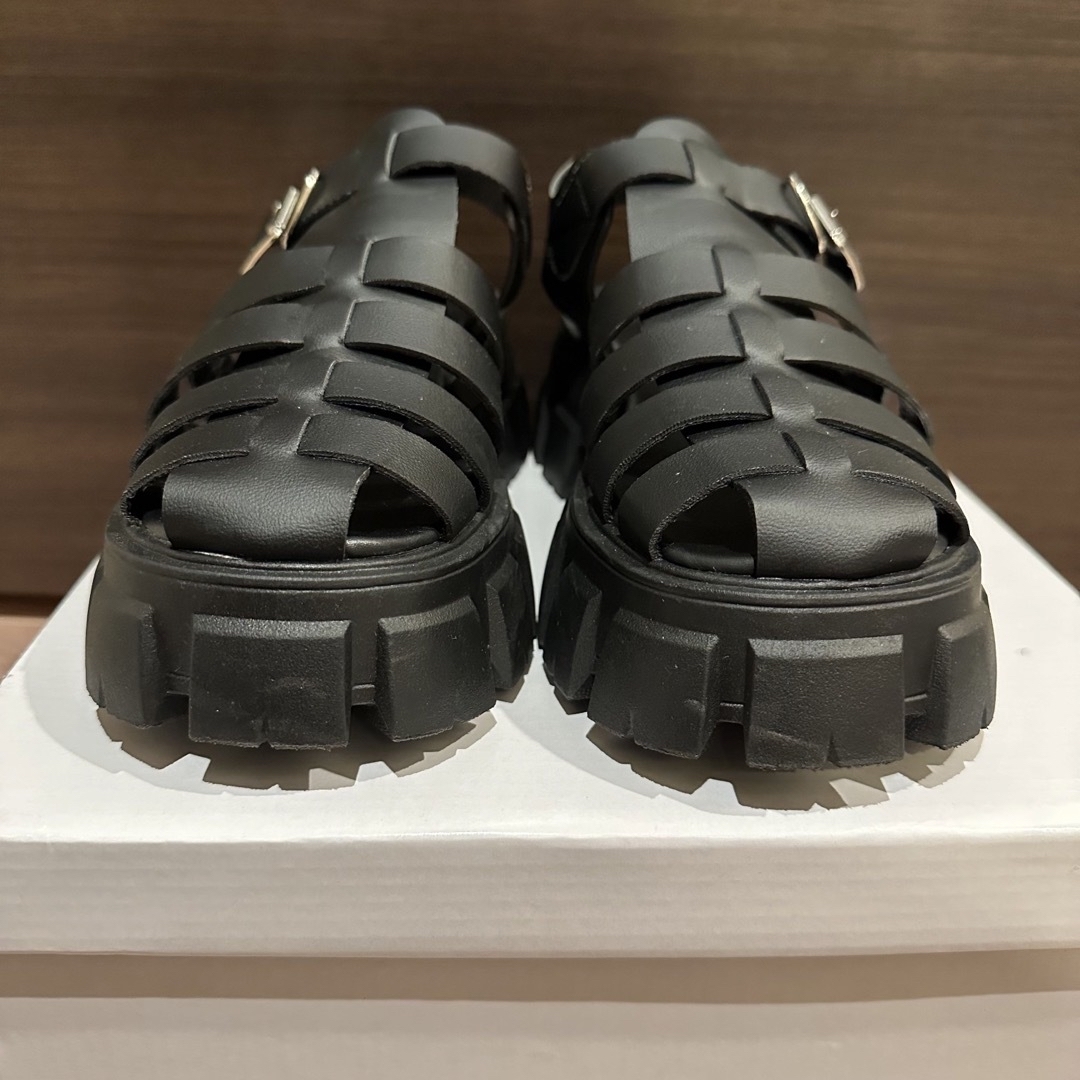 厚底サンダル　ブラック レディースの靴/シューズ(サンダル)の商品写真