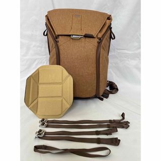 極美品　peak design エブリデイバックパック20L v1 タン(ケース/バッグ)