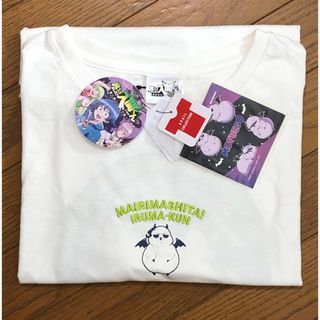 アキタショテン(秋田書店)の魔入りました！入間くん　Tシャツ　ホワイト　L モフエゴステッカー付き(その他)