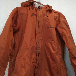 パタゴニア(patagonia)のパタゴニア　アウター　ナイロン　マウンテンパーカー　patagonia　オレンジ(ナイロンジャケット)