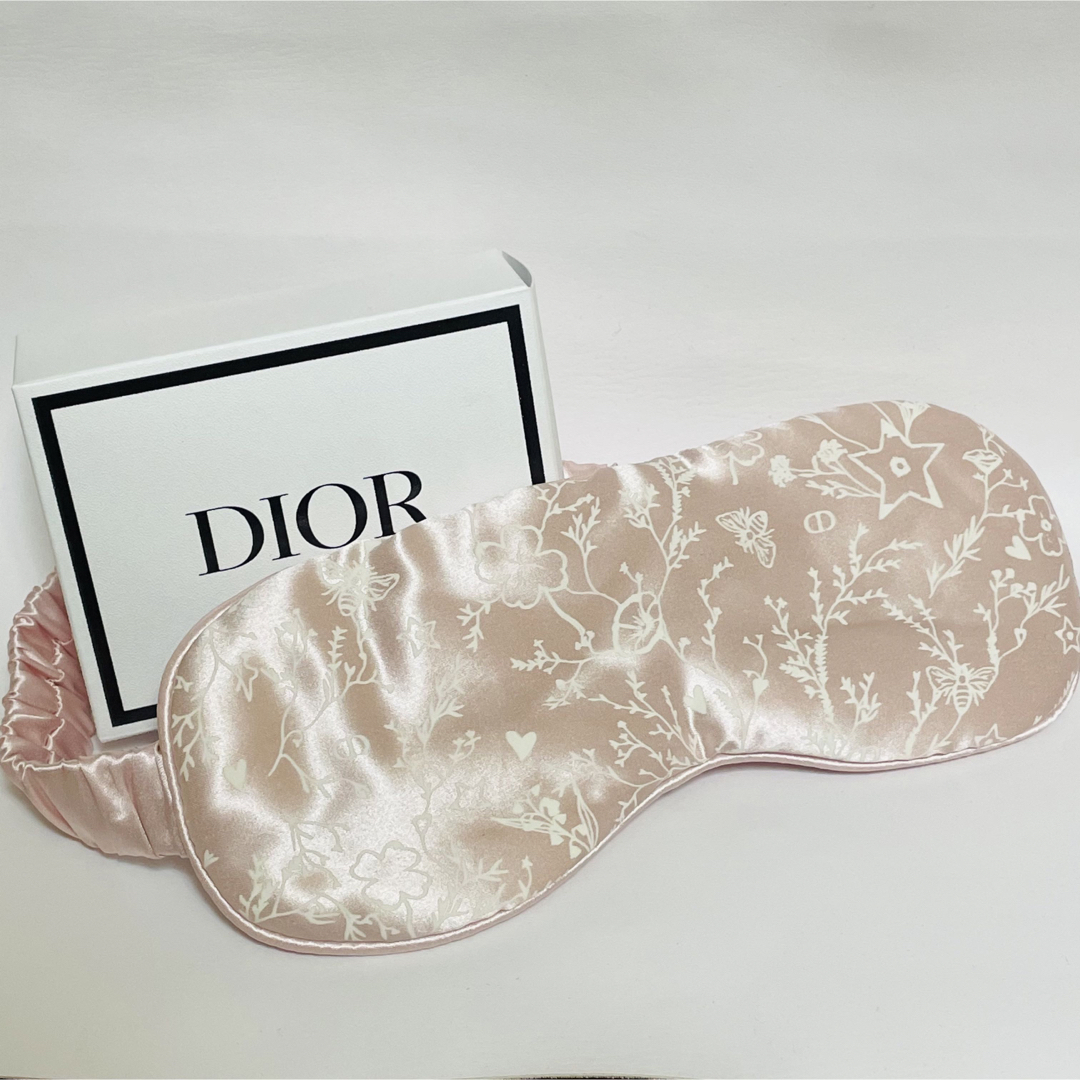 Dior(ディオール)の未使用 ディオール 100%シルク製アイマスク アイピロー ピンク DIOR レディースのファッション小物(その他)の商品写真