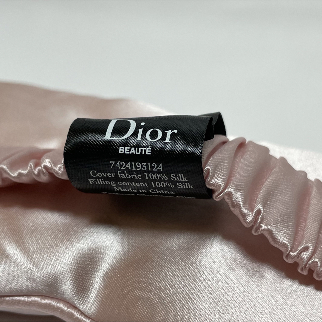 Dior(ディオール)の未使用 ディオール 100%シルク製アイマスク アイピロー ピンク DIOR レディースのファッション小物(その他)の商品写真