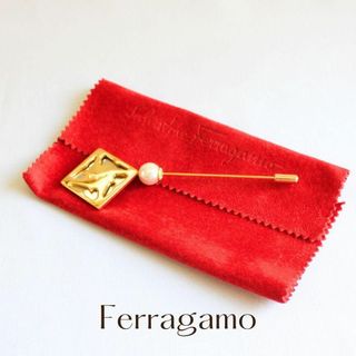 サルヴァトーレフェラガモ(Salvatore Ferragamo)のサルヴァトーレフェラガモ パールピンブローチ(ブローチ/コサージュ)