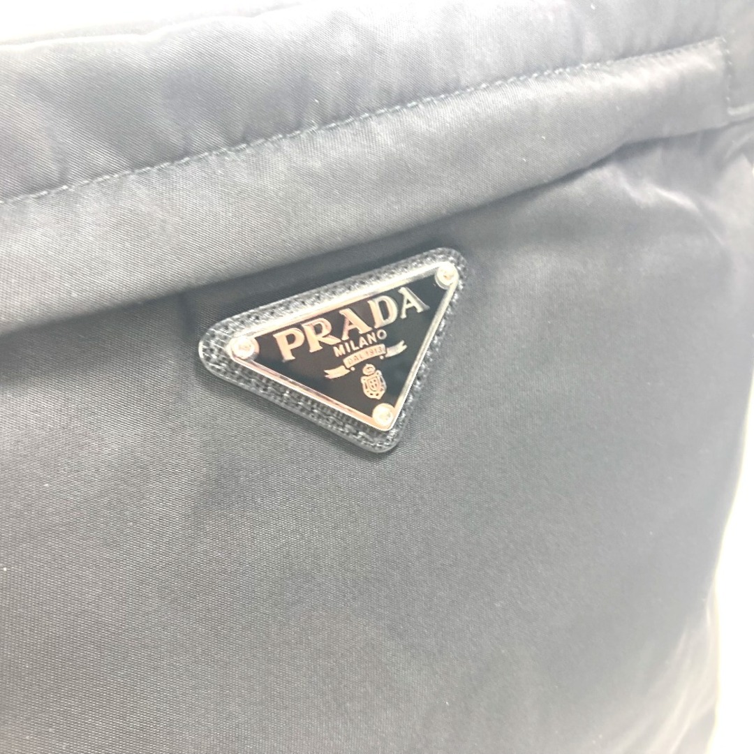 PRADA(プラダ)のプラダ PRADA トライアングルロゴ 三角ロゴ プレート 2VH055 ロゴプレート 斜め掛け カバン ショルダーバッグ ナイロン ブラック メンズのバッグ(ショルダーバッグ)の商品写真