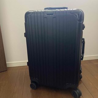 スーツケース　Mサイズ　ブラック　カップホルダー付き(トラベルバッグ/スーツケース)