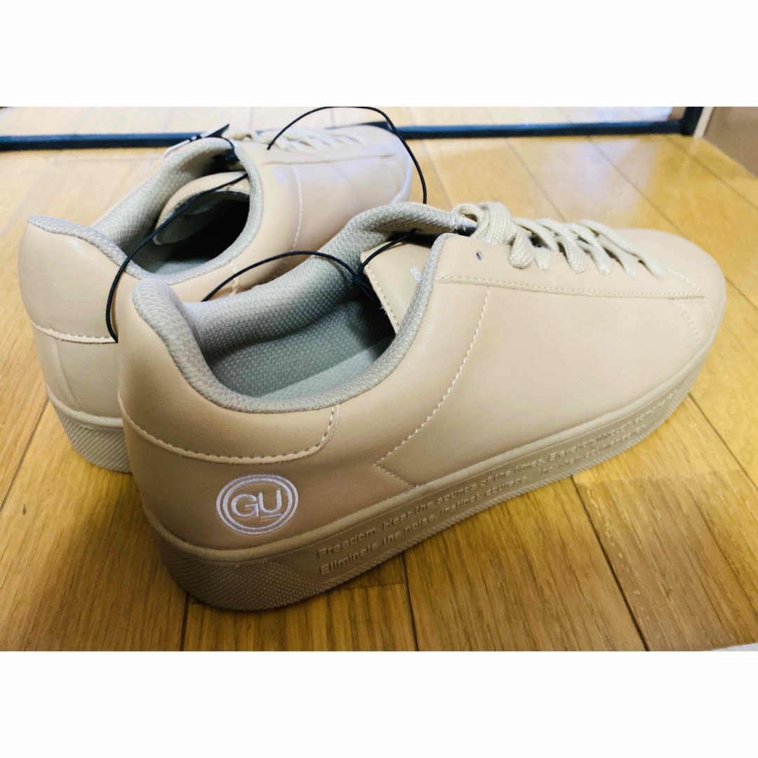 UNDERCOVER(アンダーカバー)のGU×undercover 新品未使用 廃盤 26.0cm メインカラー·· メンズの靴/シューズ(スニーカー)の商品写真