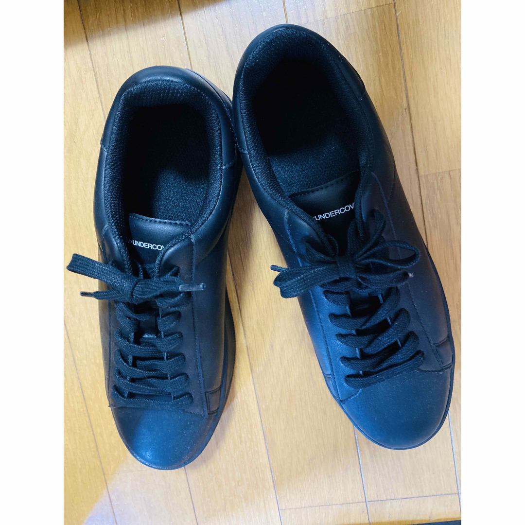 UNDERCOVER(アンダーカバー)のGU×undercover 新品未使用 廃盤 26.0cm ブラック メンズの靴/シューズ(スニーカー)の商品写真