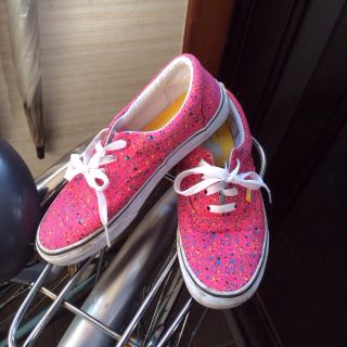 ヴァンズ(VANS)のピンクのVANSスニーカー(スニーカー)