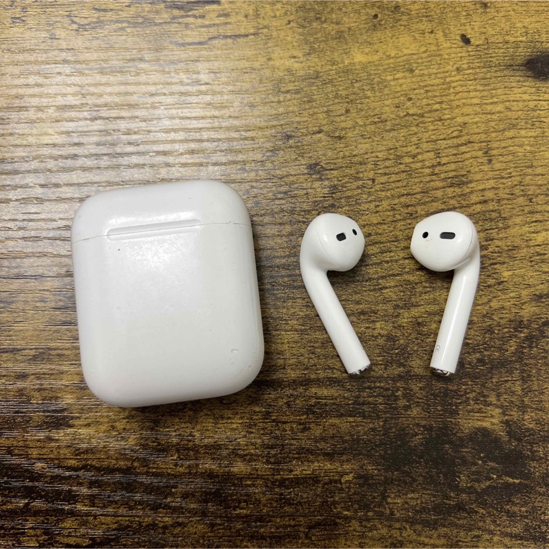 スマホ/家電/カメラApple Airpods 第2世代