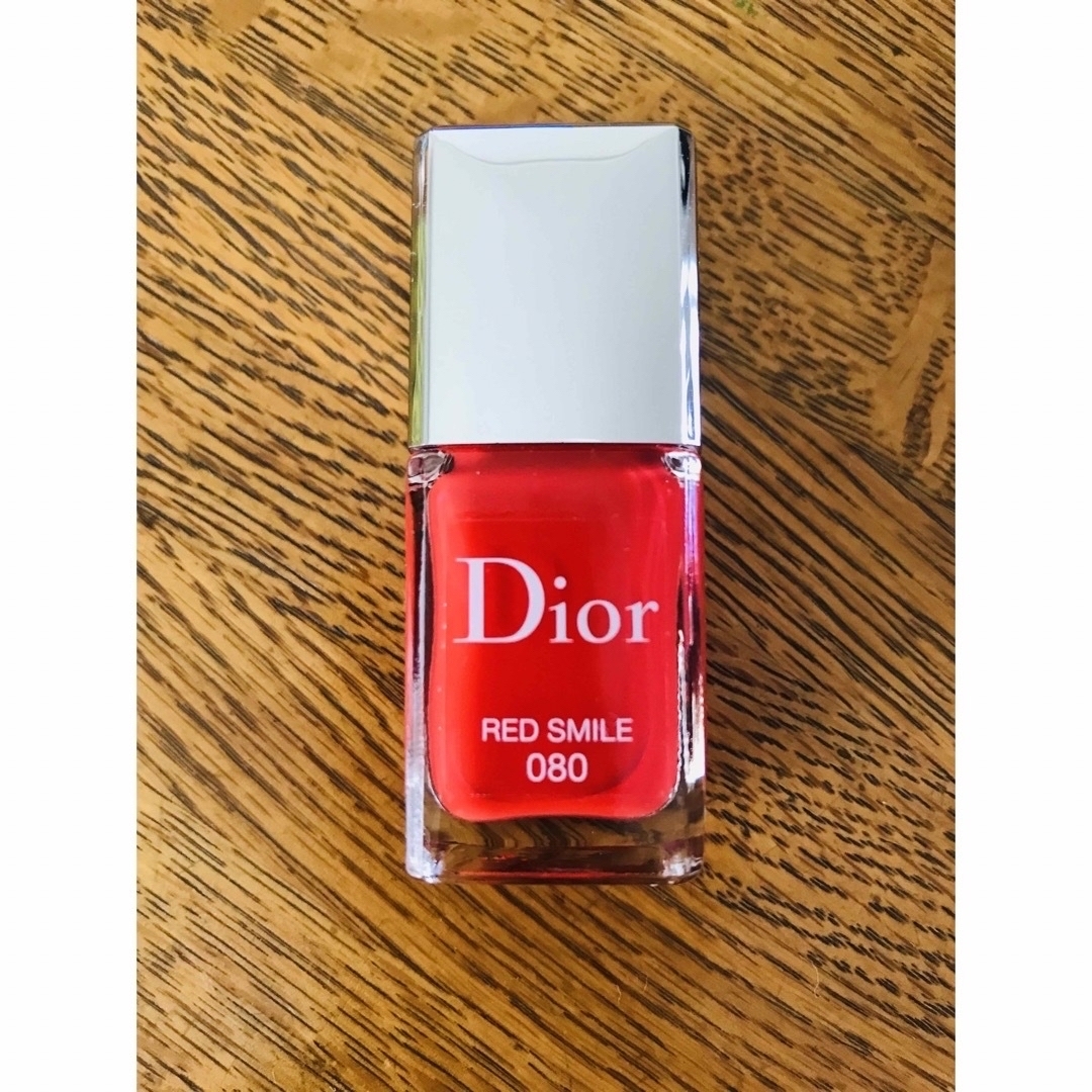 Christian Dior(クリスチャンディオール)のクリスチャン・ディオール 080 RED SMILE マニキュア ヴェルニ コスメ/美容のネイル(マニキュア)の商品写真