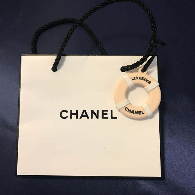 CHANEL - シャネル 浮き輪のチャームつき ペーパーバッグの通販 by