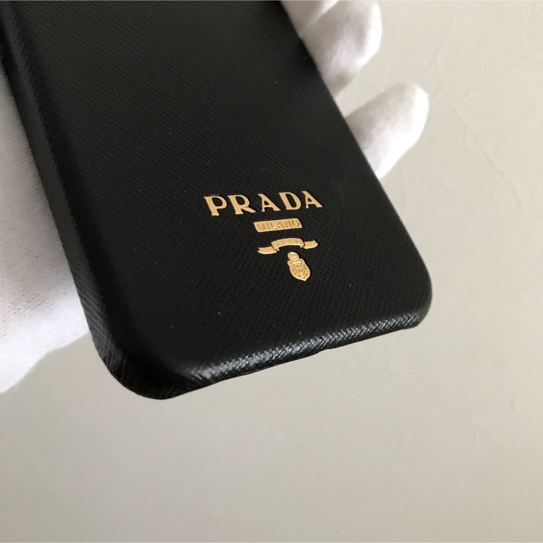 美品　PRADA プラダ　iPhone12 12PROケース　黒　サフィアーノ
