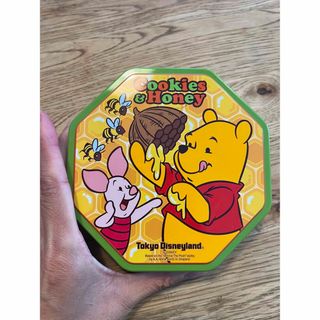 クマノプーサン(くまのプーさん)のディズニーランド　プーさんお菓子缶(小物入れ)