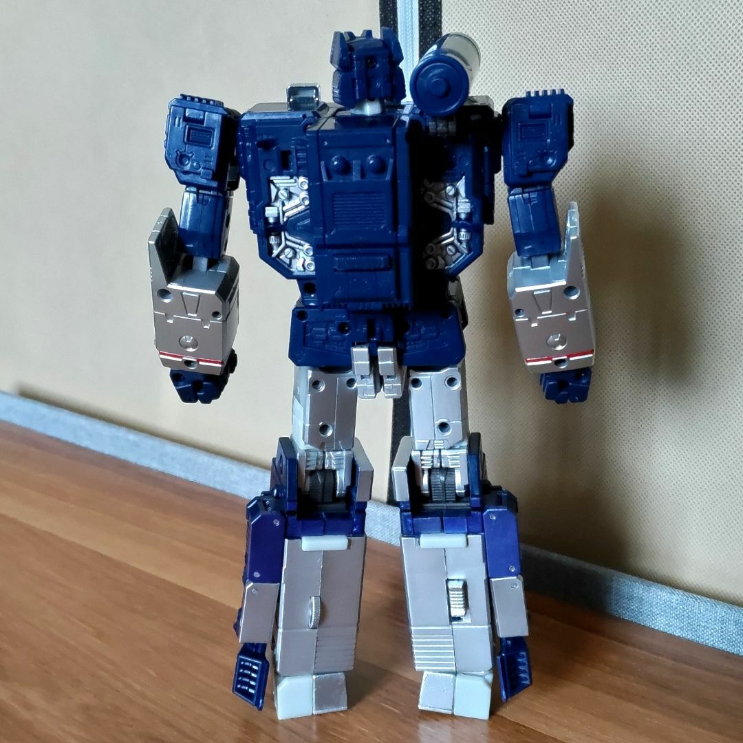 雑誌で紹介された トランスフォーマー マスターピース サウンドウェーブ＋カセット SF・ファンタジー・ホラー