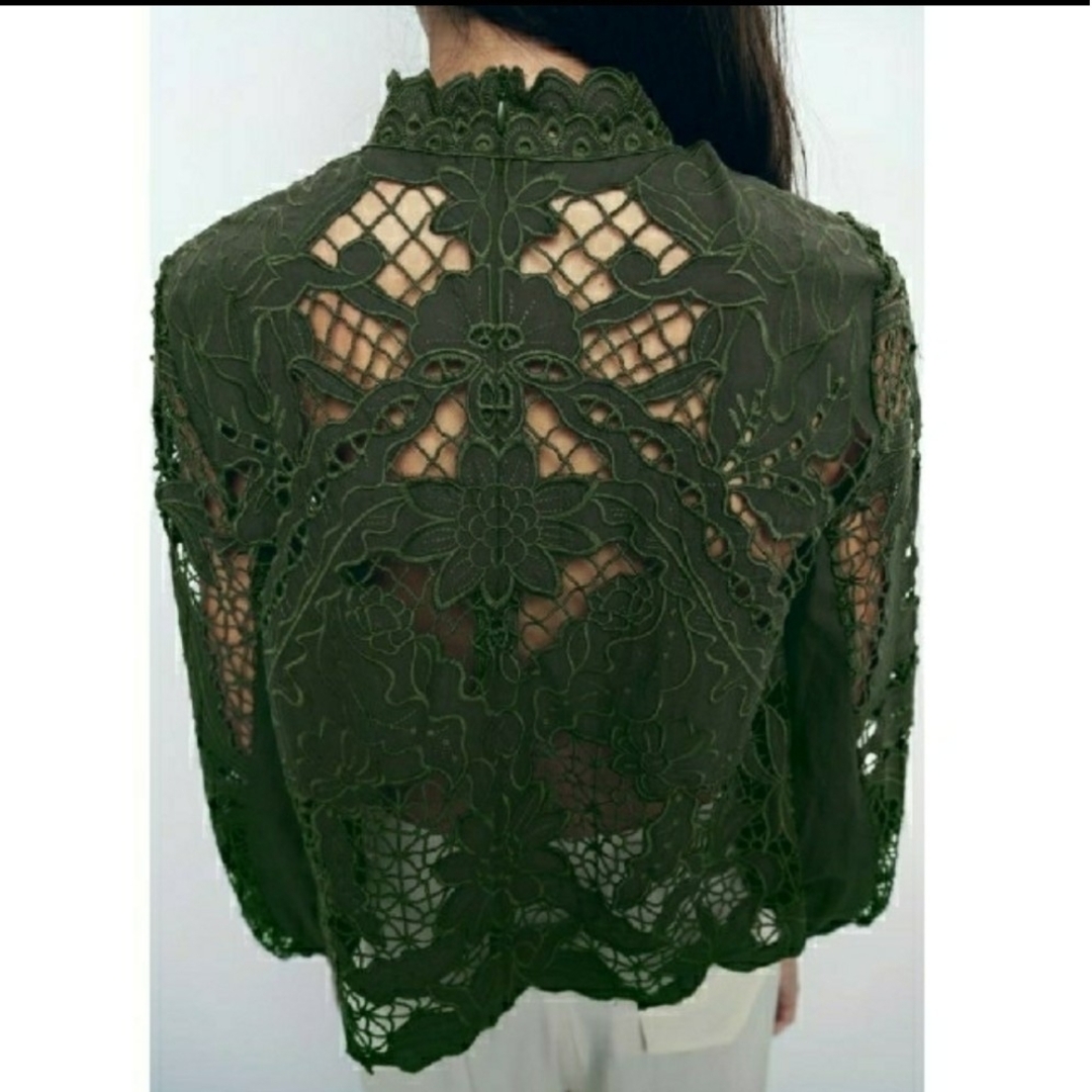 ZARA - ZARA カットワークエンブロイダリーブラウスの通販 by ZARA - ZARA カットワークエンブロイダリーブラウスの通販 by