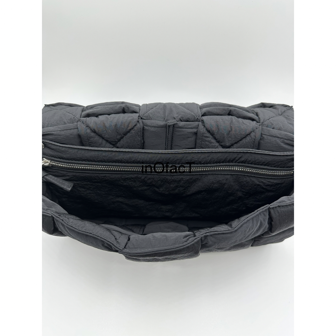 BOTTEGA VENETA - BOTTEGA VENETA マキシ パデッド テック BOTTEGA VENETA - BOTTEGA VENETA マキシ パデッド テック
