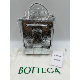 ボッテガヴェネタ(Bottega Veneta)のシルバー BOTTEGA VENETA スモール カセット バケットバッグ(ショルダーバッグ)