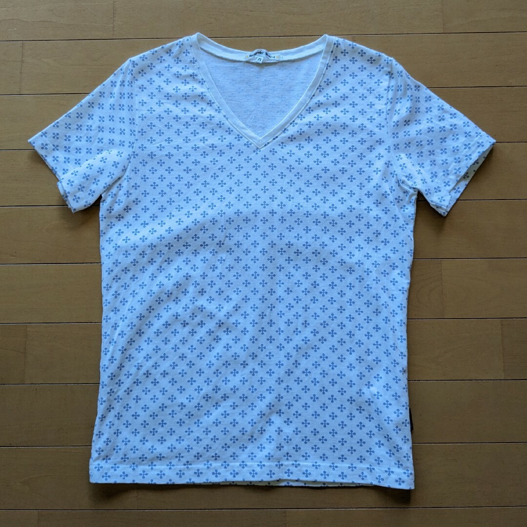 UNIQLO(ユニクロ)のユニクロ　alexander girard　Vネック　コットン　半袖Tシャツ レディースのトップス(Tシャツ(半袖/袖なし))の商品写真