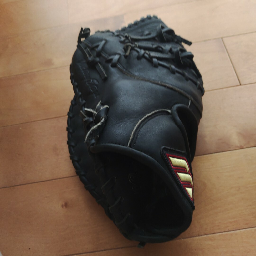 MIZUNO(ミズノ)の軟式少年野球用グローブ　左投げ用　ファーストミット　ミズノ復刻デザイン　ビックm スポーツ/アウトドアの野球(グローブ)の商品写真