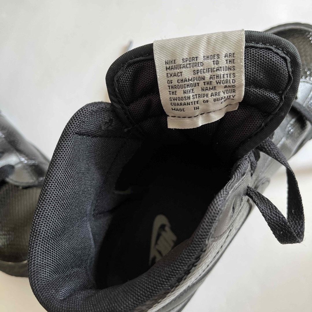 NIKE(ナイキ)の#値下げ#NIKE#スニーカー#黒エナメル#23cm#女性用#美品 レディースの靴/シューズ(スニーカー)の商品写真