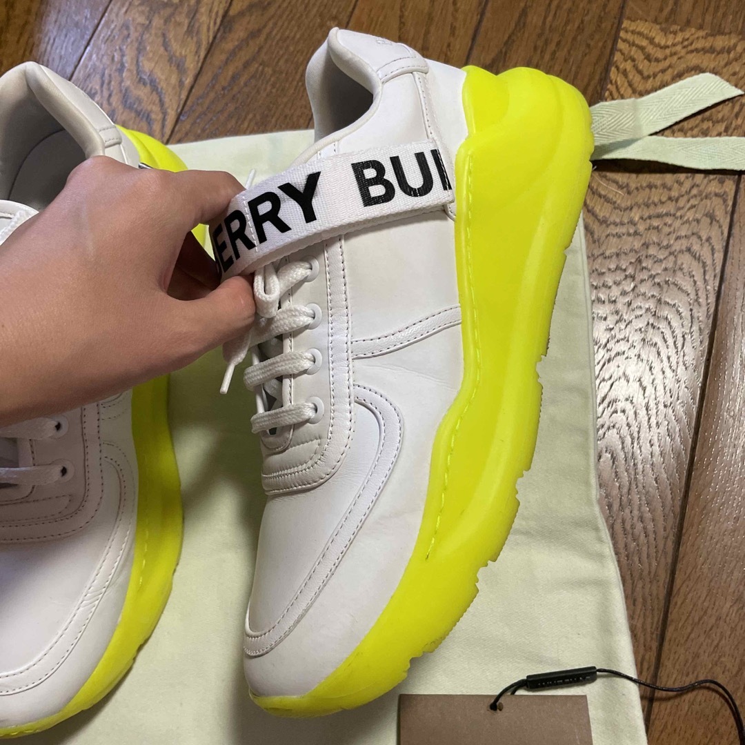 BURBERRY - バーバリー👟スニーカーの通販 by uka's shop|バーバリー
