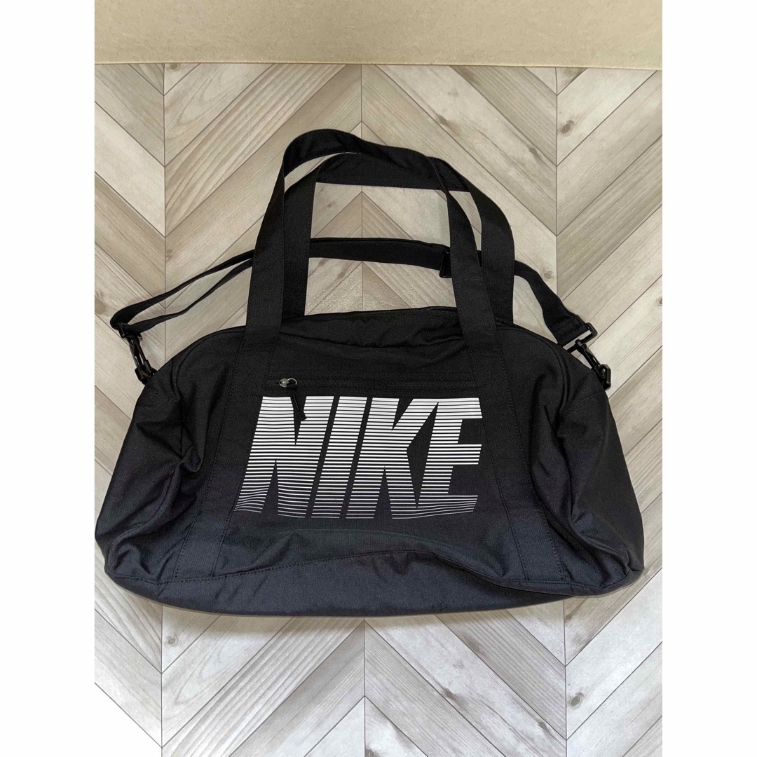 NIKE(ナイキ)のNIKE バッグ メンズのバッグ(ボストンバッグ)の商品写真